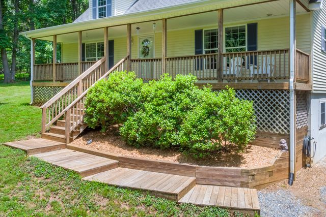 343 Cannadays Gap RD, Floyd, VA 24091