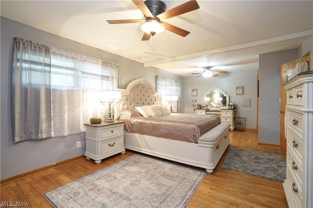 906 Westview Drive, Belpre, OH 45714