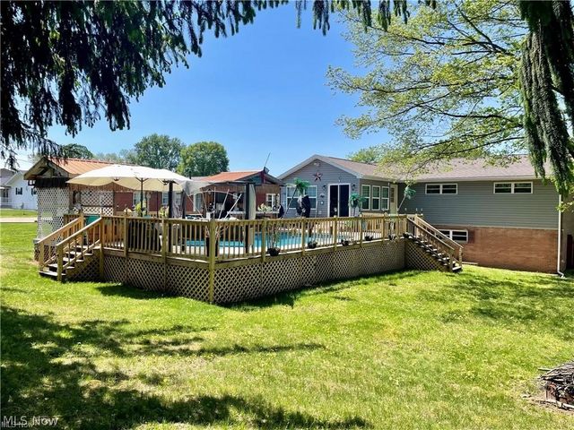 906 Westview Drive, Belpre, OH 45714