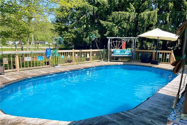 906 Westview Drive, Belpre, OH 45714