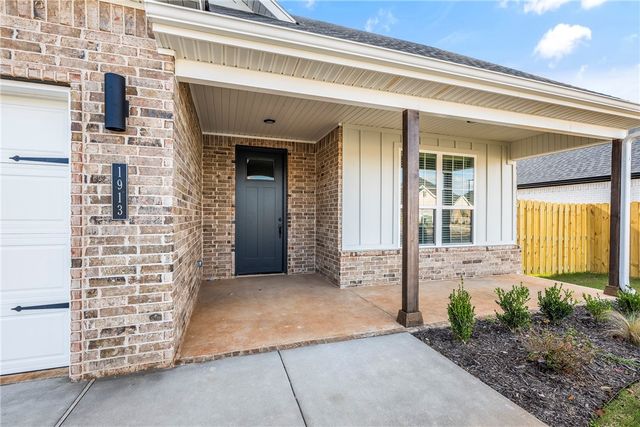 1913 Farmer Street, Pea Ridge, AR 72751