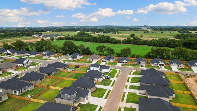 1913 Farmer Street, Pea Ridge, AR 72751