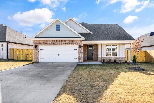 1913 Farmer Street, Pea Ridge, AR 72751