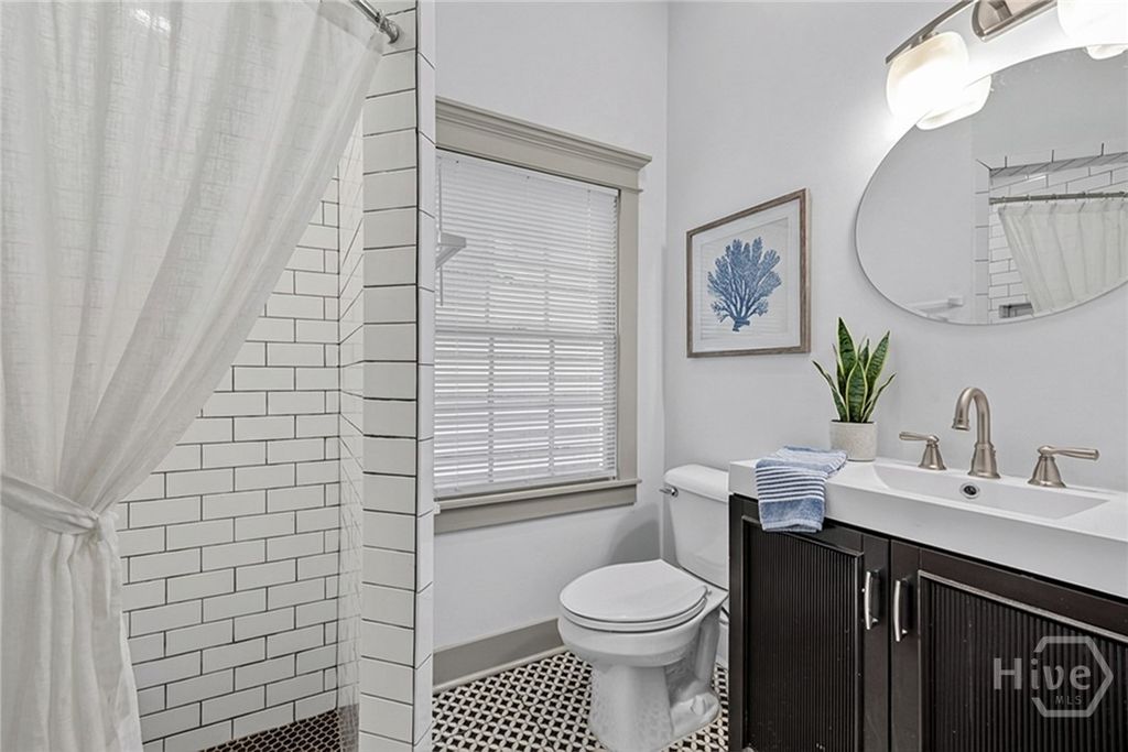 Image 16 of property listing at 514 E Hall Street, Savannah, GA 31401