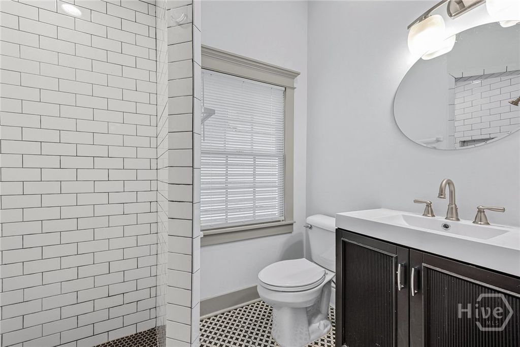 Image 17 of property listing at 514 E Hall Street, Savannah, GA 31401