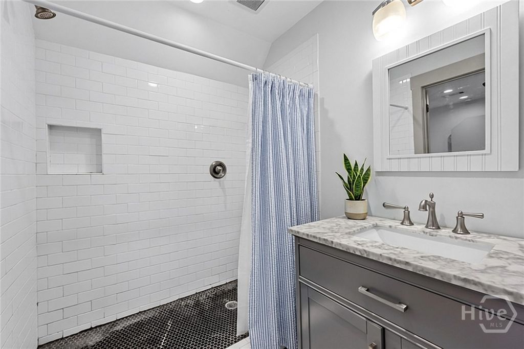 Image 25 of property listing at 514 E Hall Street, Savannah, GA 31401