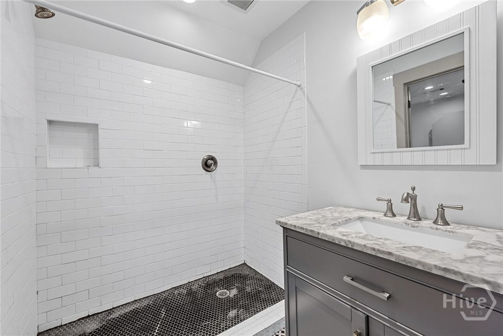 Image 26 of property listing at 514 E Hall Street, Savannah, GA 31401