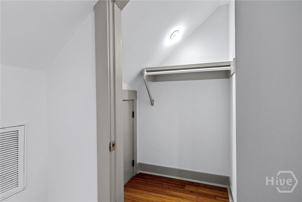 Image 27 of property listing at 514 E Hall Street, Savannah, GA 31401