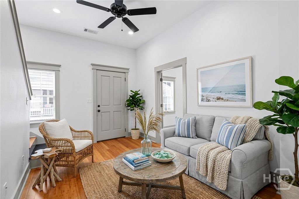 Image 5 of property listing at 514 E Hall Street, Savannah, GA 31401