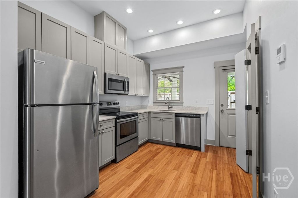 Image 8 of property listing at 514 E Hall Street, Savannah, GA 31401