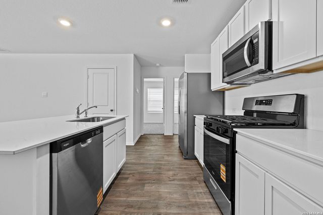 12544 Ivory Pkwy, Converse, TX 78109