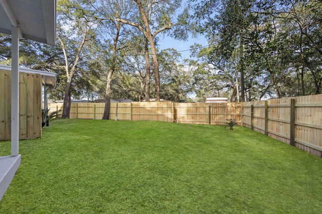 220 Fir Avenue, Niceville, FL 32578