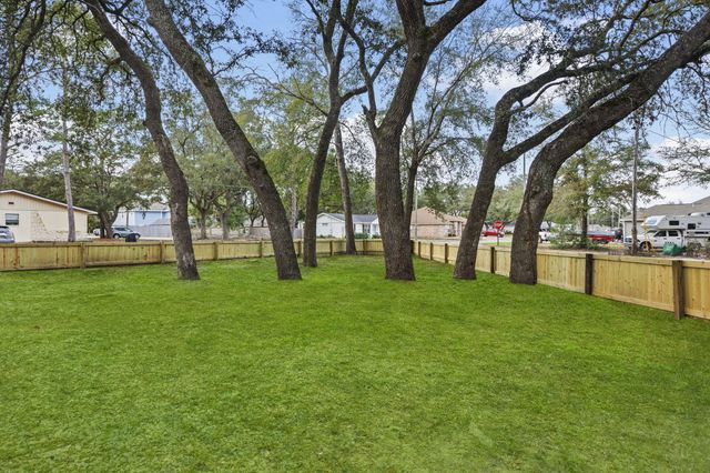 220 Fir Avenue, Niceville, FL 32578