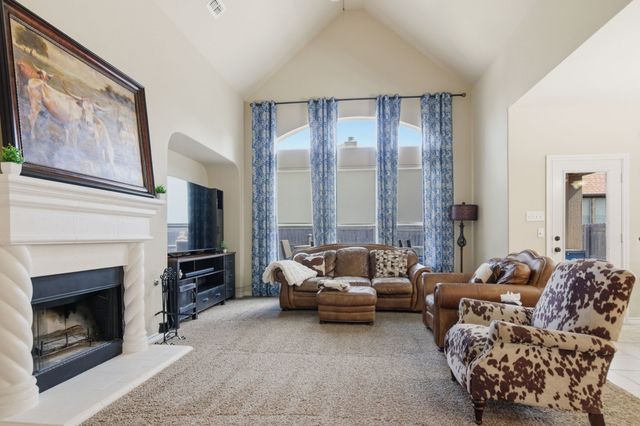 8401 Sandhill Crane Drive, Fort Worth, TX 76118