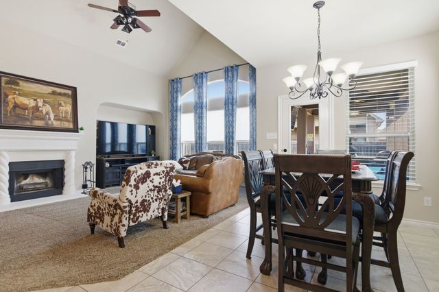 8401 Sandhill Crane Drive, Fort Worth, TX 76118