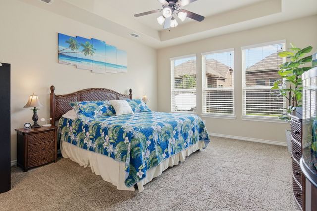 8401 Sandhill Crane Drive, Fort Worth, TX 76118