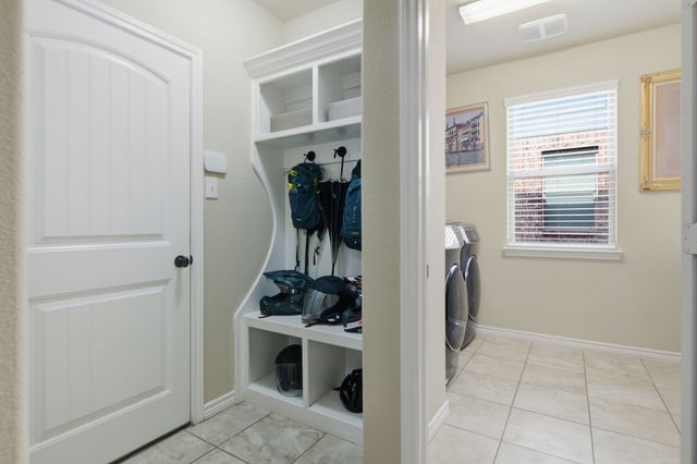 8401 Sandhill Crane Drive, Fort Worth, TX 76118