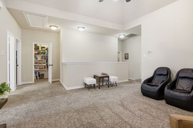 8401 Sandhill Crane Drive, Fort Worth, TX 76118