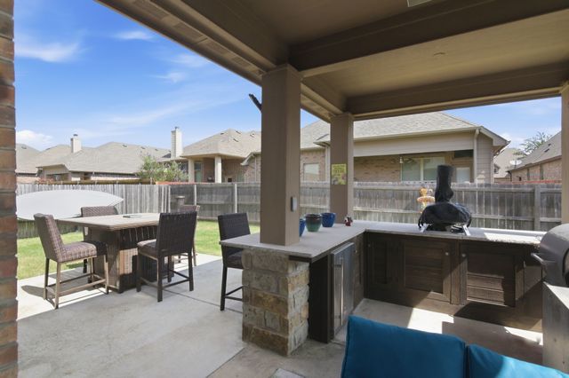 8401 Sandhill Crane Drive, Fort Worth, TX 76118