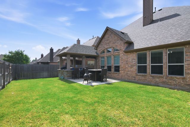 8401 Sandhill Crane Drive, Fort Worth, TX 76118