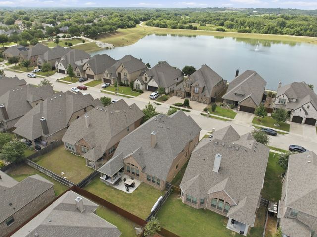 8401 Sandhill Crane Drive, Fort Worth, TX 76118