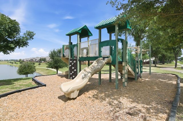 8401 Sandhill Crane Drive, Fort Worth, TX 76118