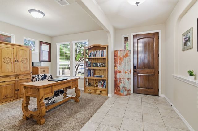 8401 Sandhill Crane Drive, Fort Worth, TX 76118