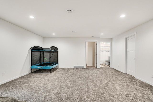 1954 McGilvray WAY, Holmen, WI 54636