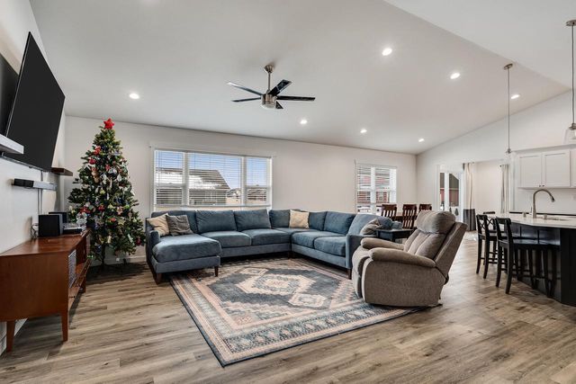 1954 McGilvray WAY, Holmen, WI 54636