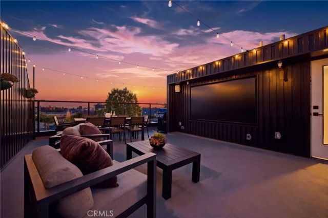 12602 Mitchell, West Los Angeles, CA 90066