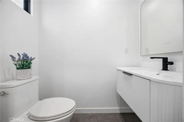 12602 Mitchell, West Los Angeles, CA 90066