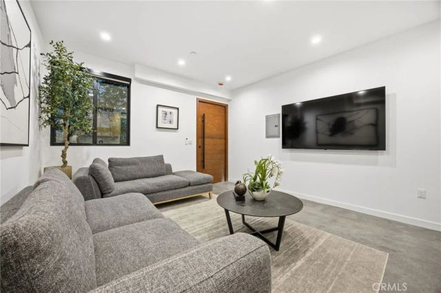 12602 Mitchell, West Los Angeles, CA 90066