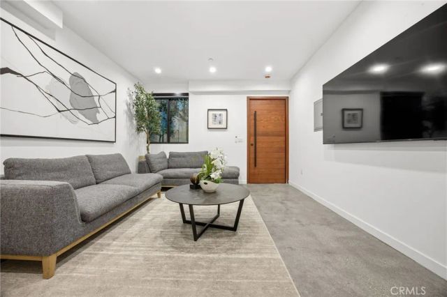 12602 Mitchell, West Los Angeles, CA 90066