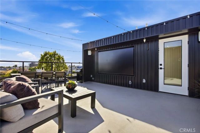 12602 Mitchell, West Los Angeles, CA 90066