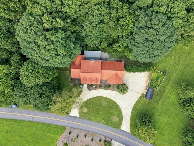 124 Golden Autumn Drive, Dahlonega, GA 30533