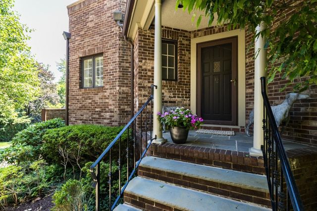 12 Kips Ridge 12, Montclair Twp., NJ 07044