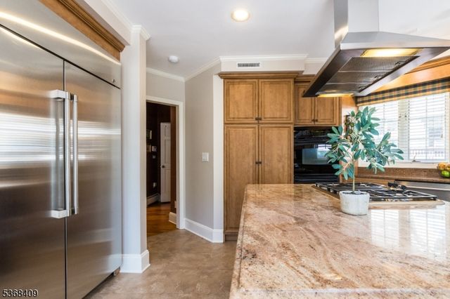 12 Kips Ridge 12, Montclair Twp., NJ 07044