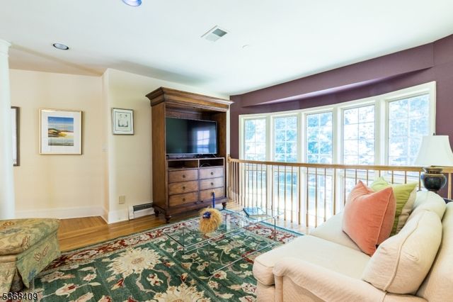 12 Kips Ridge 12, Montclair Twp., NJ 07044