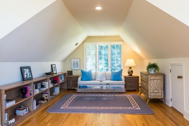 12 Kips Ridge 12, Montclair Twp., NJ 07044