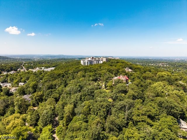 12 Kips Ridge 12, Montclair Twp., NJ 07044