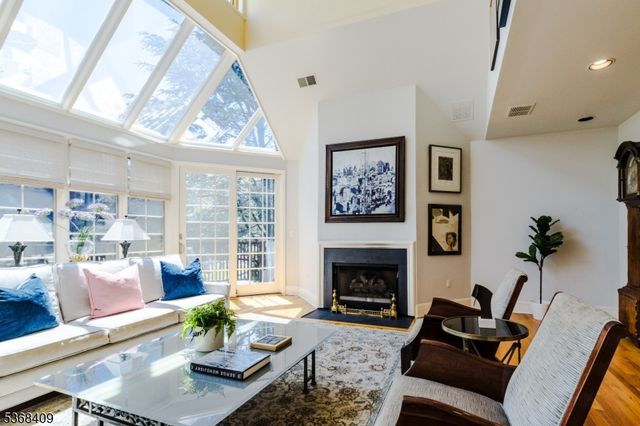 12 Kips Ridge 12, Montclair Twp., NJ 07044