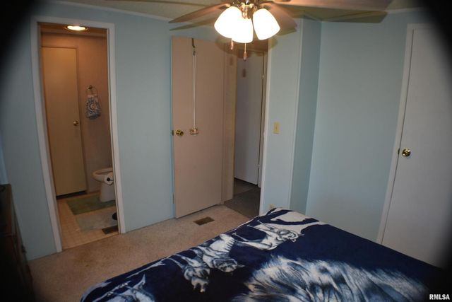 2210 E CLEVELAND Street, West Frankfort, IL 62896