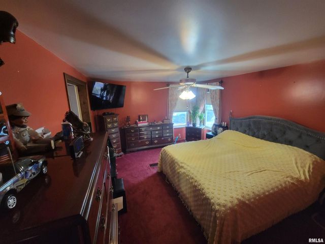 2210 E CLEVELAND Street, West Frankfort, IL 62896