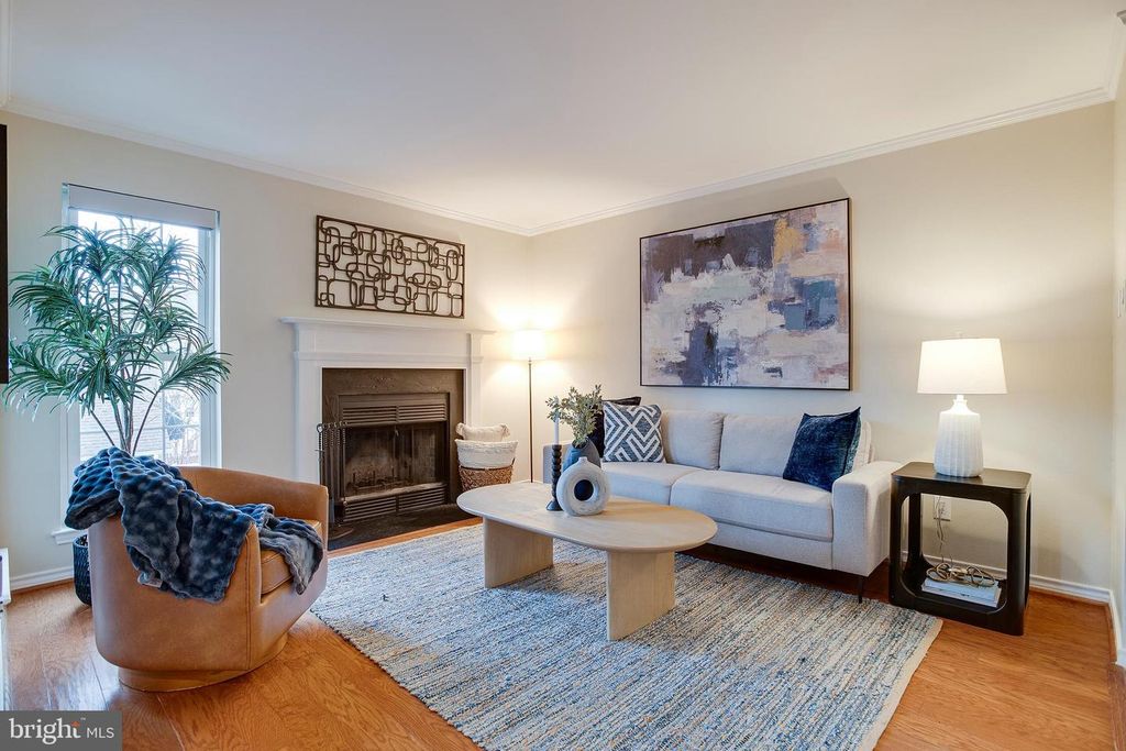 Image 1 of property listing at 1534 LINCOLN WAY #202, Mclean, VA 22102