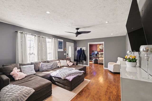 870 Newt Vanattia Rd, Hillsboro, TN 37342