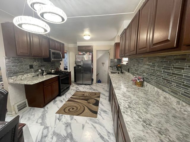 5430 Kendal Street, Dearborn, MI 48126