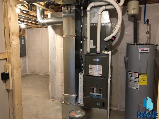 1213 N Archer Ave Avenue, Sioux Falls, SD 57103