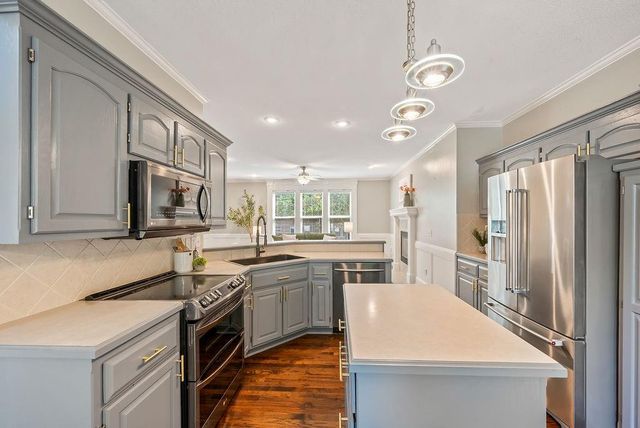 14213 W 138th Place, Olathe, KS 66062