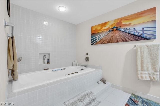 5260 S Landings DR 602, Fort Myers, FL 33919