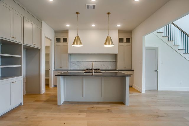 13837 Carnegie Drive, Fort Worth, TX 76008